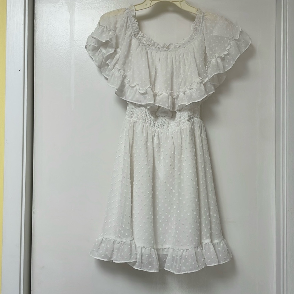 Exlura flouncy white dress
